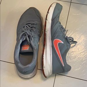 Nike Downshifter 6 Gray and Pink Shoes